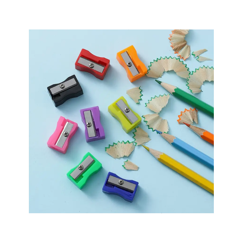 Taille crayons plastique